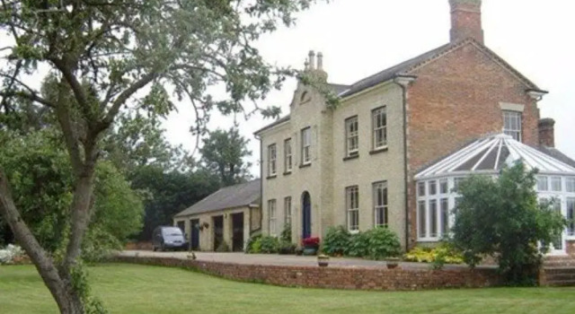 Woodleys Farm House, Забронировать Фермерский дом Отели Бакингемшир с парковкой, Парковка