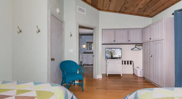 Beachfront Dream Home 4 Bedroom 3 Bath 6060s