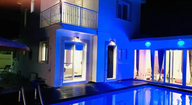 Exclusive Villa Larnaca - up to 8 sleeps - 2 min from BEACH - Big Private Pool, Buchen Sie Villa Cottages in Gecitkale, Cottage