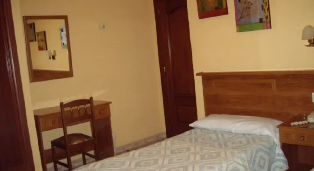 Hostal El Valle, Забронировать Отель Ла-Робла 