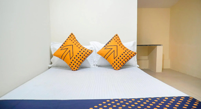 SPOT ON 65435 Virndavan Lodging, Забронировать Отель Кхед Шивпур штат Махараштра