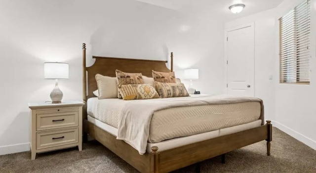 Narrow's Gateway 4 Bedroom Townhouse, Varaa Lomakoti Harrisburg Junction 