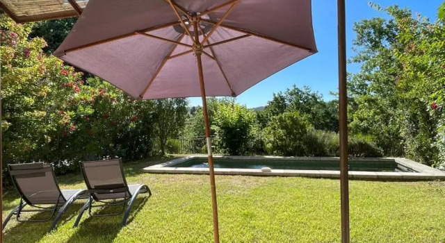 Коттедж с 4 комнатами Villa de charme et piscine 177