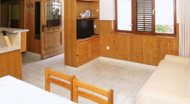 Martina (KOR300), Prenota Hotel Prižba 