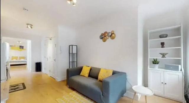 New Spacious 1 bed studio flat in Aldgate