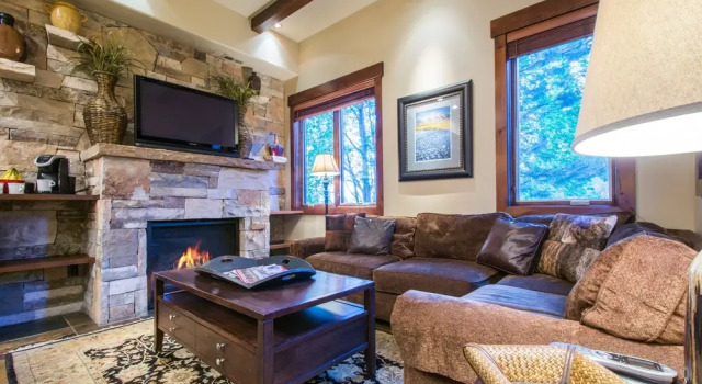 Slopeside 4 bedroom Townhome by All Seasons Resort Lodging, Забронировать Курортный отель Отели Парк-Сити 4 звезды, рядом с Горнолыжный подъeмник Payday Lift, 4*