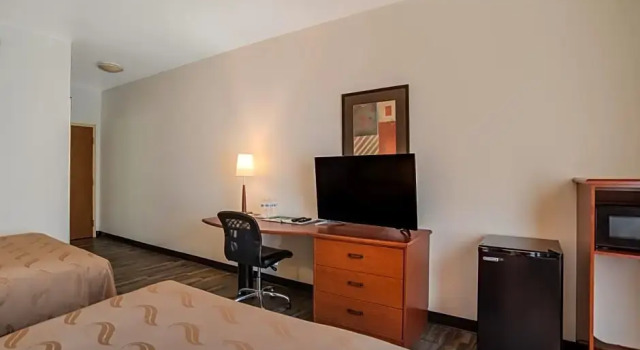 Четырёхместный номер Standard Цокольный этаж Quality Inn & Suites Chambersburg Northeast