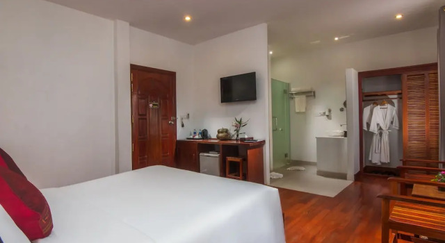 Двухместный номер Deluxe с балконом и с красивым видом из окна Apsara Centrepole Hotel