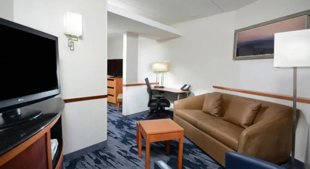 Студия Fairfield by Marriott Inn & Suites Charlottesville North