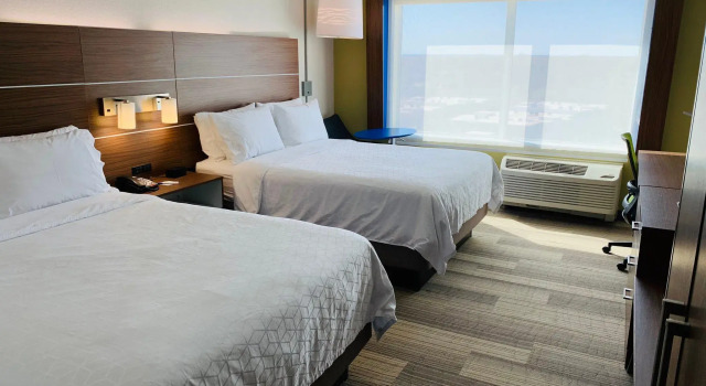 Четырёхместный номер Standard Holiday Inn Express & Suites Moore by IHG