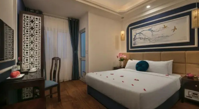 Семейный номер Standard с балконом и с красивым видом из окна Hanoi Chic Boutique Hotel