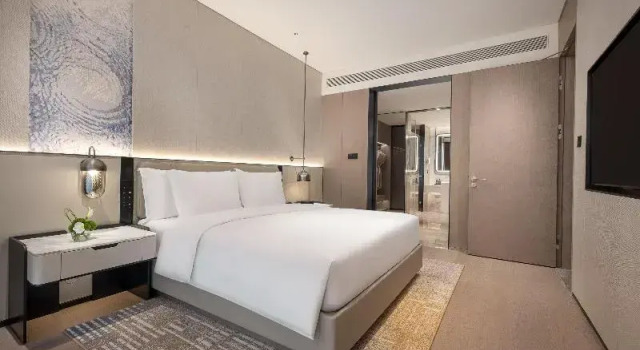 Люкс Crowne Plaza Jingmen by IHG