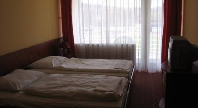 Sport Hotel, Rezervovat Hotel Tatabánya 