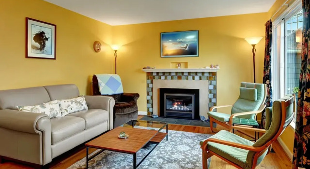 Husky Hideaway - Two Bedroom Home with Fireplace, Забронировать Отель Сиэтл штат Вашингтон, рядом с Вашингтонский университет