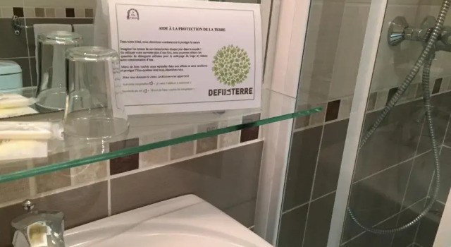 Трёхместный номер Standard Hotel Le Clos dAlésia