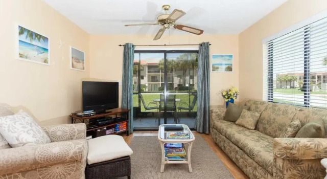 Ocean Village Club A17, 1 Bedroom, Ground Floor, Sleeps 4, Pet Friendly, Rezerwuj Hotel Hotele w Saint Augustine Area z parkingiem, Parking
