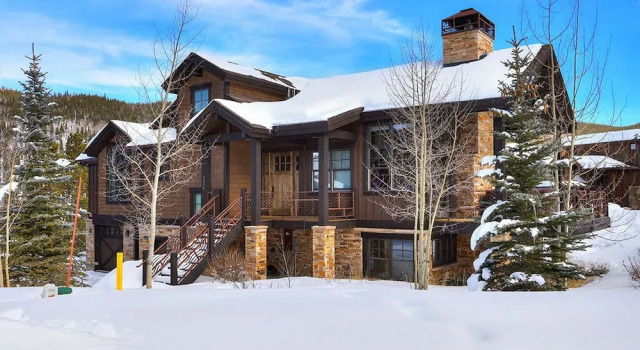 Casa de Familia - 4 Br Home, Rezerwuj Dom wakacyjny Hotele w Vail Ski z parkingiem, Parking