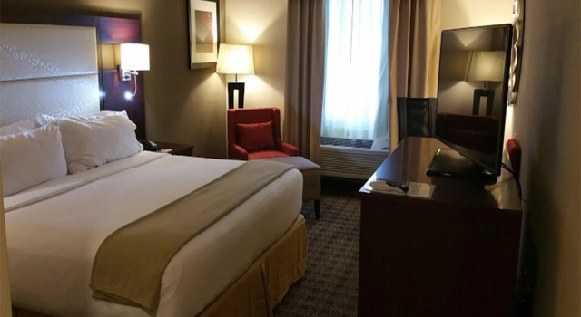 Двухместный номер Standard Holiday Inn Express & Suites Lantana by IHG