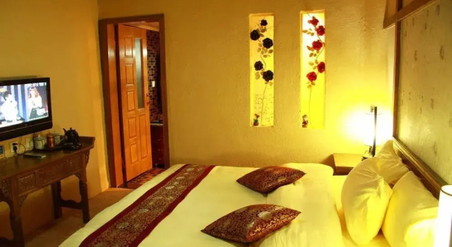Revel in Lijiang Inn, Забронировать Отель Лицзян Юньнань, рядом с Улица Сквер-стрит Древнего города Даянь