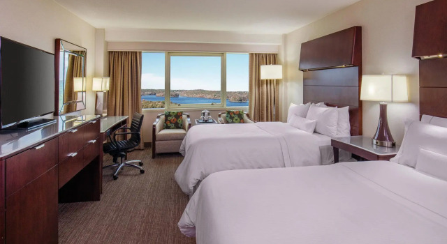 Четырёхместный номер Premium с видом на озеро The Westin Waltham Boston