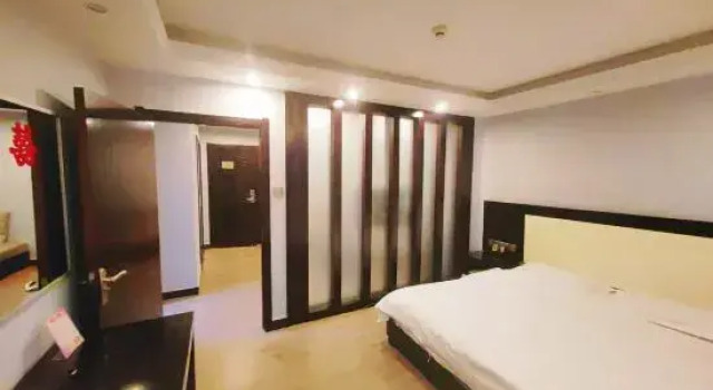 Люкс Business Yadu Hotel (Railway Station)
