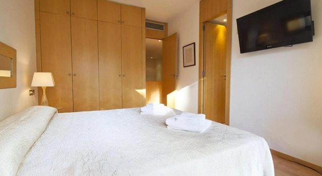 3 bedrooms appartement with furnished terrace and wifi at Barcelona 3 km away from the beach, Забронировать Апартаменты/квартира Барселона провинция Барселона, рядом с Jove Regina Theatre