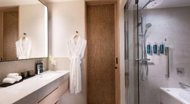 Двухместный номер Executive Hilton Okinawa Miyako Island Resort