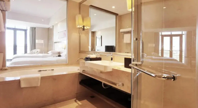 Четырёхместный номер Deluxe Sheraton Qinhuangdao Beidaihe Hotel