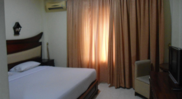 Edotel Minangkabau Hotel, Rezervovat Hotel Hotely v Padang s parkováním, Parkování