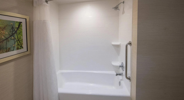 Четырёхместный номер Standard Fairfield by Marriott Edmonton North