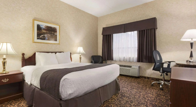 Двухместный номер Days Inn - Toronto East Lakeview