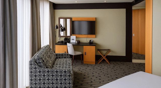 Holiday Inn Salisbury - Stonehenge by IHG