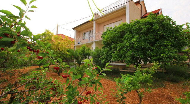 Apartment Anica, Buchen Sie Ferienwohnung Hotels in Gespanschaft Split-Dalmatien mit Pool, Schwimmbad