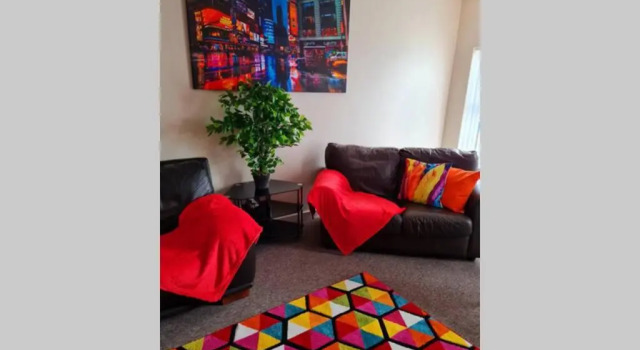 Апартаменты Ample Comforts, Centrally Located, Town Centre