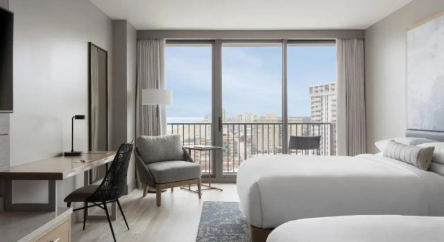 Четырёхместный номер Standard с балконом и с видом на океан Marriott Virginia Beach Oceanfront Resort