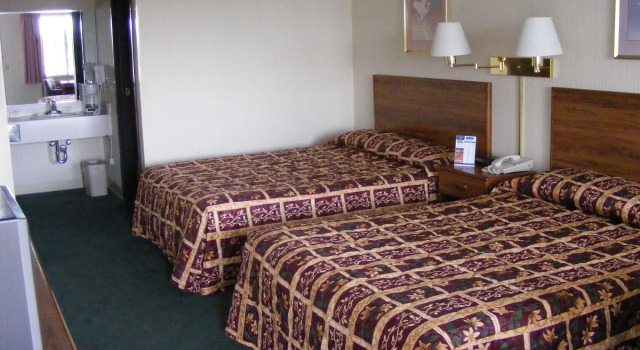 Great Lakes Inn Mackinaw City, Забронировать Отель СПА-отели Макино-Сити, рядом с Гольф-клуб Animal Tracks Adventure, SPA-услуги