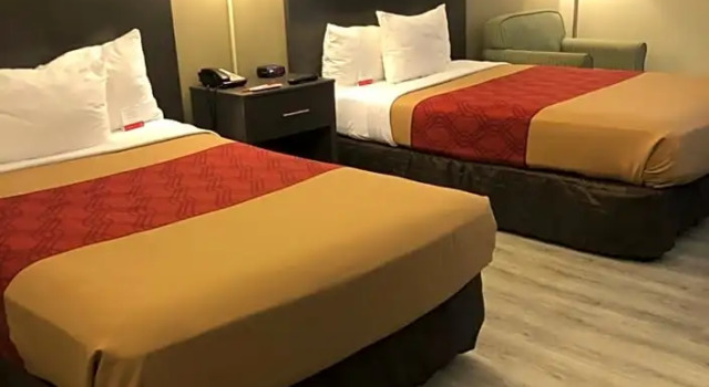 Семейный номер Standard Econo Lodge Metro