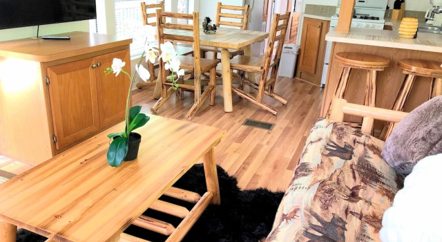 Mountain Cabin 580, Забронировать Отель Отели Уитиер с парковкой, Парковка