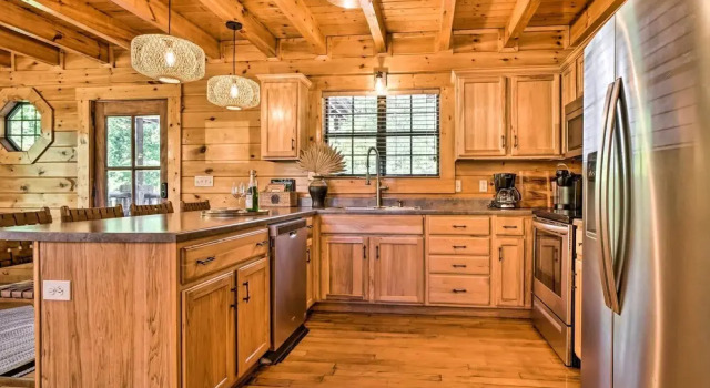 Коттедж Pigeon Forge Cabin w/ Amazing Mountain Views!