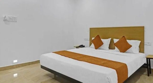 Townhouse De Alphabet Hotel, Забронировать Отель Гачибоули Хайдарабад