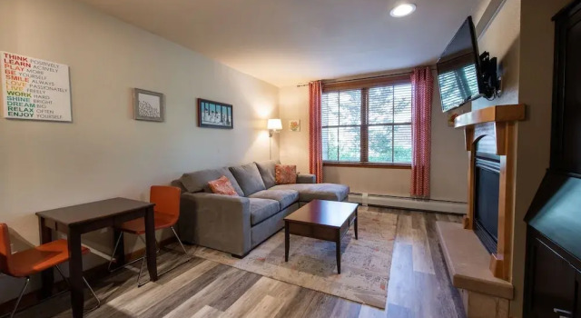 Contemporary Condo Easy Access to Slopes and the Village - Zephyr Mountain Lodge Premium-Rated 1102, Забронировать Отель Отели Винтер Парка 3 звезды, рядом с Зимний парк Amaze'n Maze, 3*