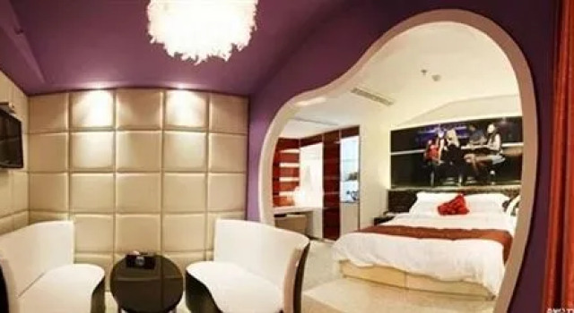 Tongxiang Long Fashion Hotel, Prenota Hotel Hotel a Jiaxing con parcheggio, Parcheggio