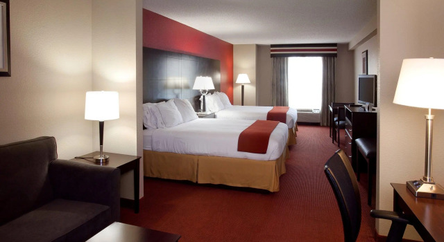 Четырёхместный люкс Holiday Inn Express and Suites Atlanta-Johns Creek by IHG
