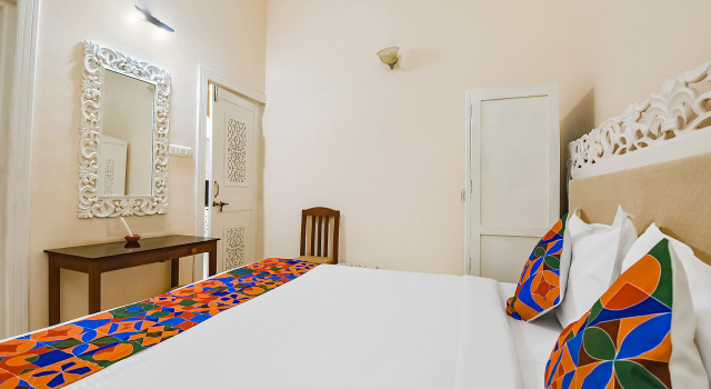 Standard huone FabHotel Emerald Highland