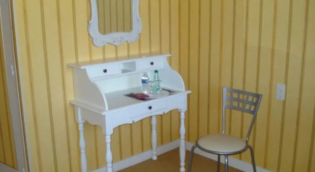 Château de la Rolandière, Book Hotel  