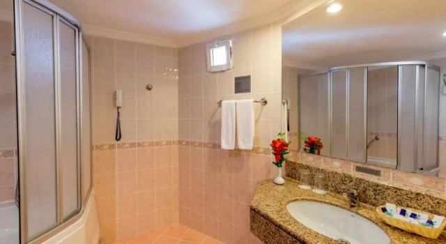 Номер Standard с видом на море Holiday Park Resort