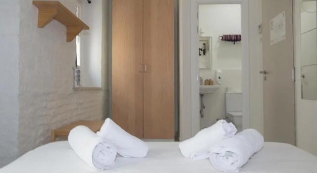 Двухместный номер Deluxe с балконом The Nomad Hostel&Pension