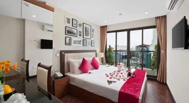 Люкс с балконом Golden Moon Suite Hotel & Travel