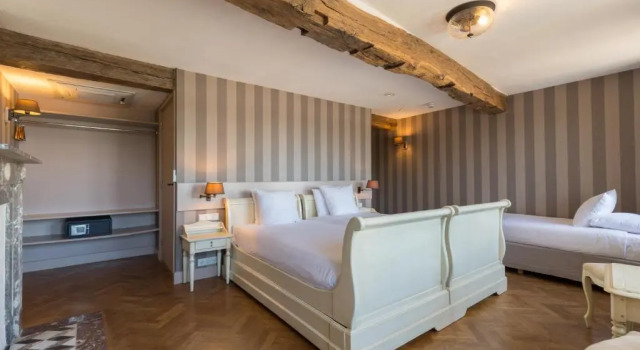 Четырёхместный номер Standard Amrâth Hotel Bigarré