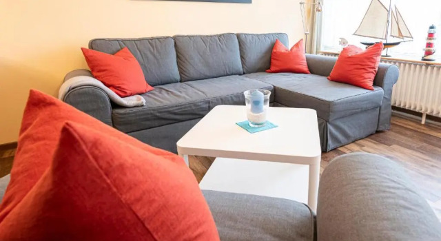 Waldstraße 8 Wohnung 2